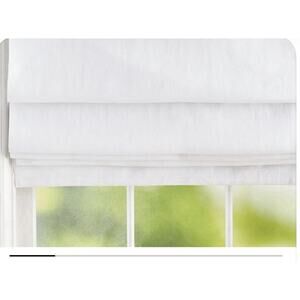 Pottery Barn Belgian flax linen blackout cordless Roman shade 32x64L, (New)